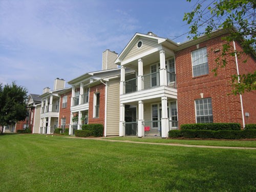 Champion Lake Apartments